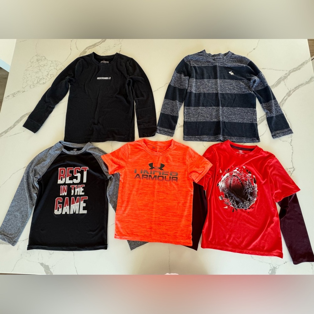 5 T-Shirts.
